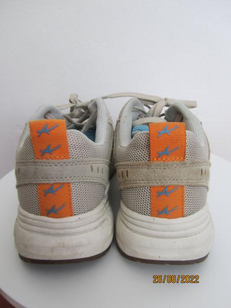 Turisticke topanky, 40