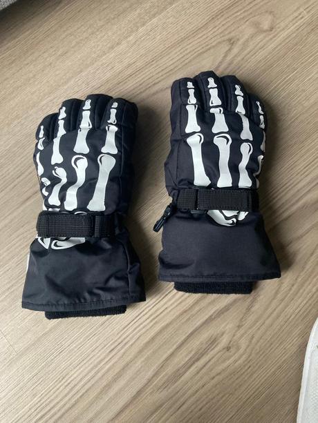 Lyžiarske rukavice kostlivec, 146