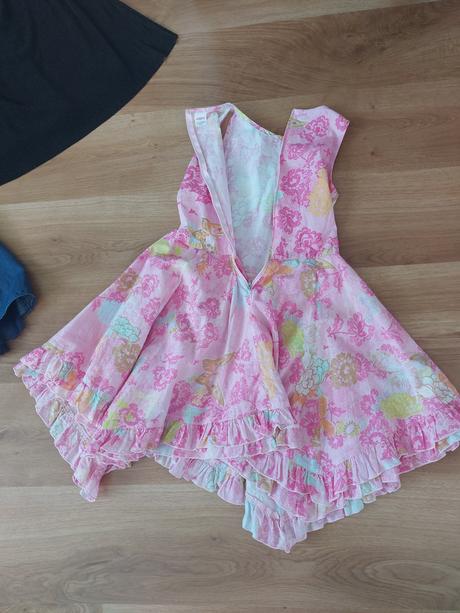 Letné šatičky, 140