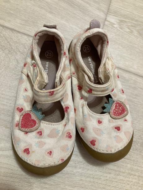 Jahôdkové sandálky, vertbaudet,25