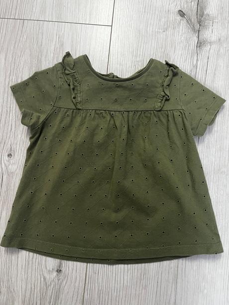 Vzdušné jednofarebné tričko olivovej farby, f&f,92