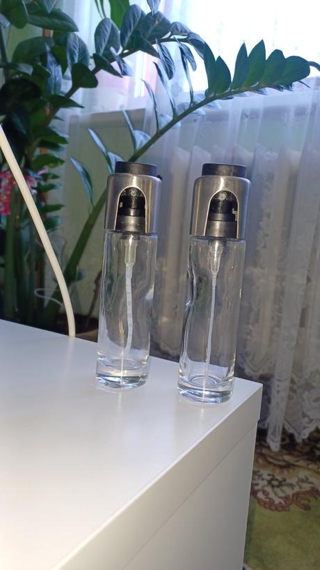 Nádobky na ocot, olej ...,