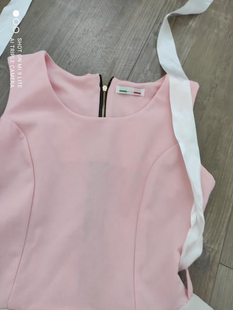 Ruzovo-biele saty, s