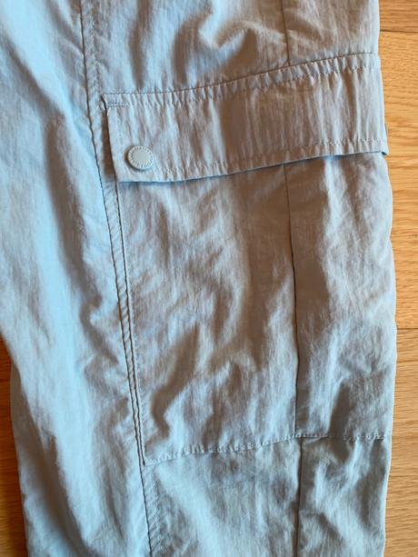 Raz oblečené bledomodré tenké nohavice, bershka,36