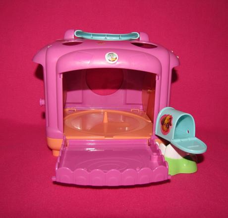 Hasbro furreal furry frenzies prenosný domček, 