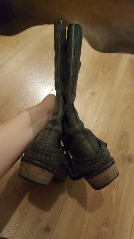 Šedé kožené čižmy č.36, 36