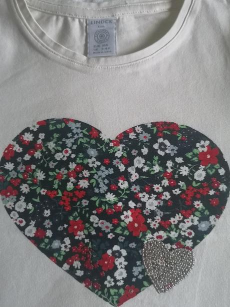 Off-white tričko s kvietkovým srdiečkom, lindex,104