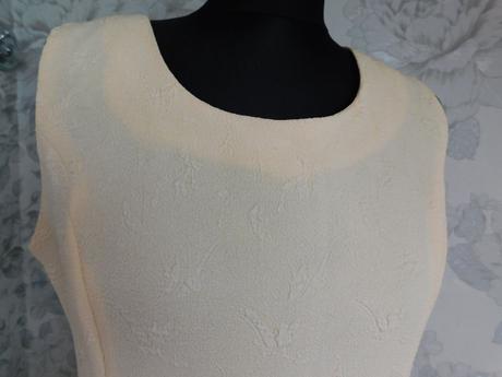 Pekne puzdrove šaty, 38