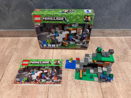 Lego minecraft 21141 jaskyňa so zombie, 