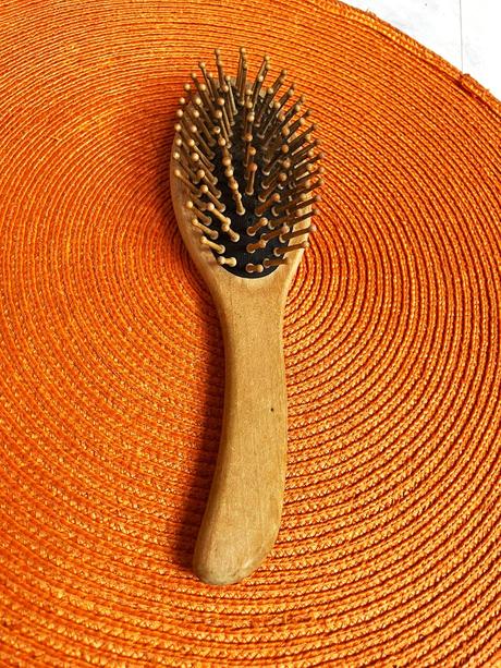 Naturálna drevená kefa, 