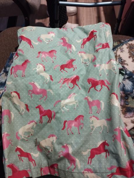 Bunda do dažďa, 122