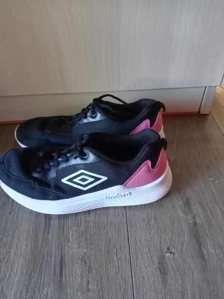 Botasky, aj na telesnú, umbro,36