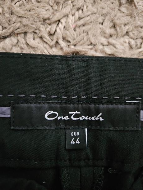 Čierne nohavice, 44