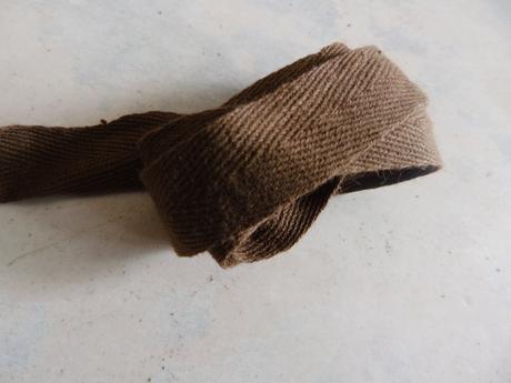 Zbytky pásovky/lemovky,