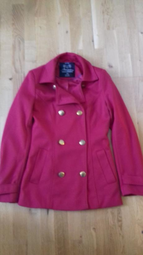 Červený kabátik, atmosphere,38