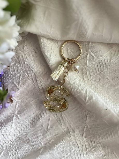 Ručne vyrobené živicové kľúčenky, 