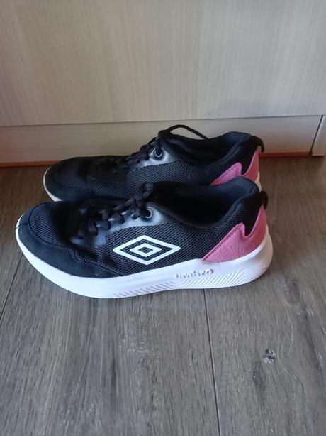 Botasky, aj na telesnú, umbro,36