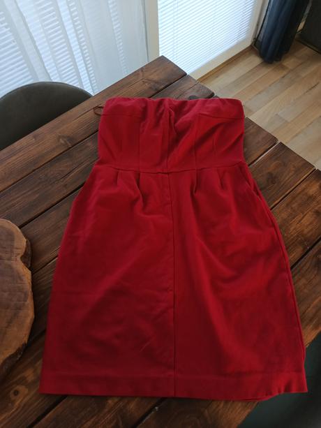 Express bordovo-červené šaty bez ramienok m, m