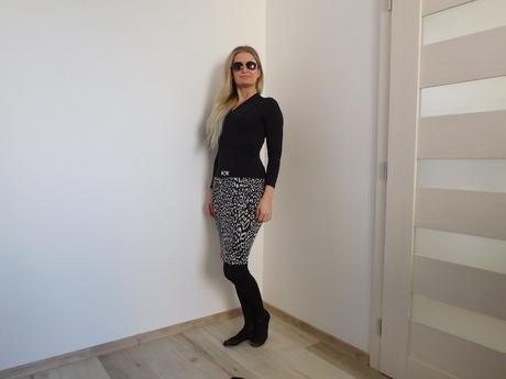 Šaty čierno biele  36/38v,, 36