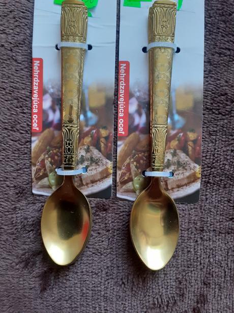 Predam 6 kusov novych lyžičiek v povôdnom obale, 