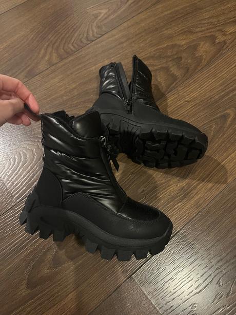 Reserved snehule, reserved,28