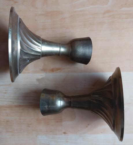 Mosadzné svietniky, 