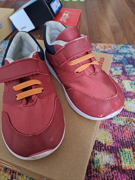 Tenisky, reserved,27