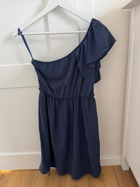 Šaty na jedno rameno, terranova,s