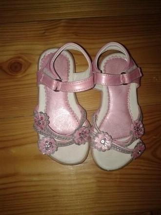 25 -sandalky ružove -4 eur, 25