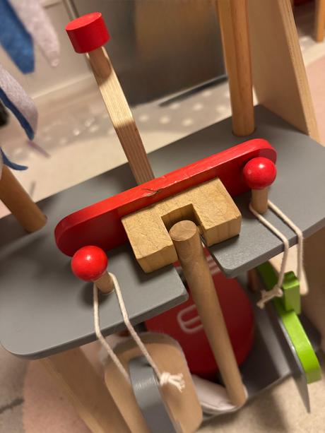 Predam drevený upratovací vozík, 