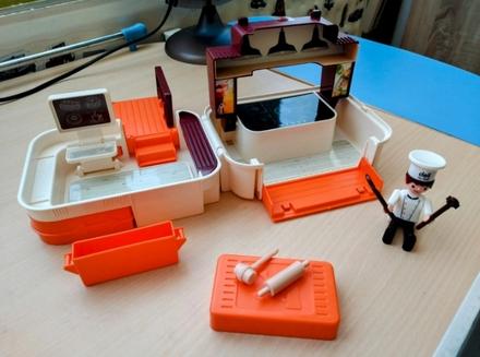 Rozkladacia kuchyňa s kuchárom a doplnkami, 