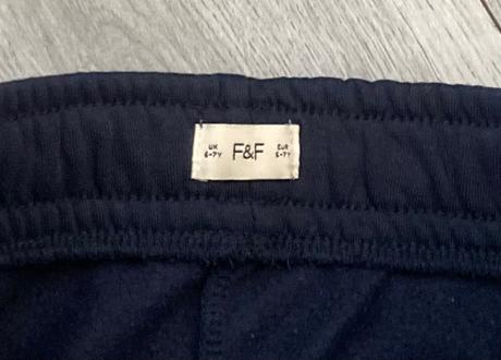 2x tepláky veľ. 122, f&f,122