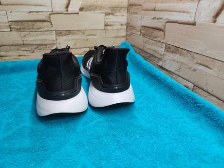 Adidas 46 - čierne bežecké tenisky, adidas,46