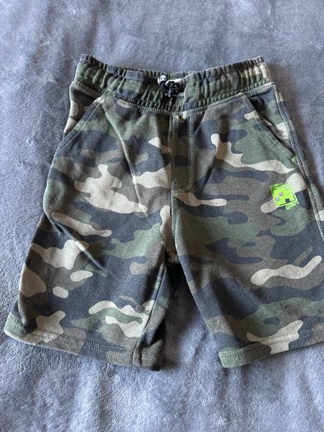 Šortky v.č. 134, f&f,134