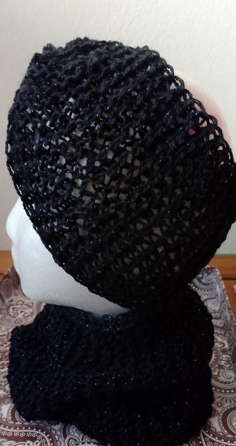 Čelenky a nákrčníky,