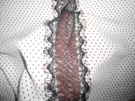 Biela bluzka s ciernymi bodkami, m