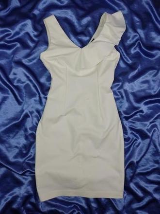 Kvalitné puzdrové šaty, s