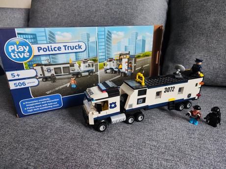 Plastové policajné auto, 