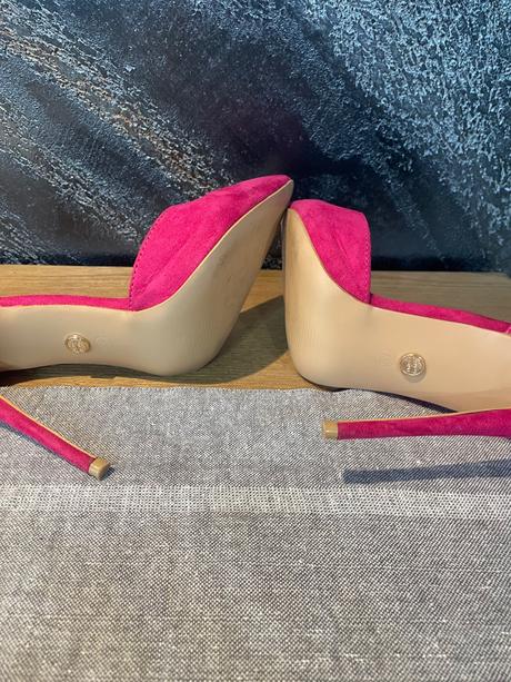 Ružové lodičky, 37