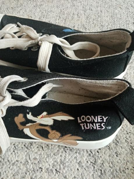 Tenisky looney tunes vel. 35, 35