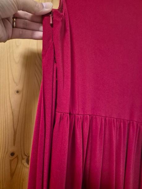 Červené spoločenské šaty, s