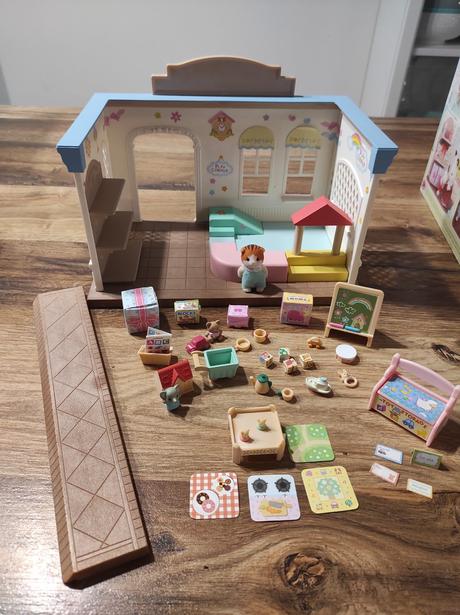 Sylvanian toy shop, 