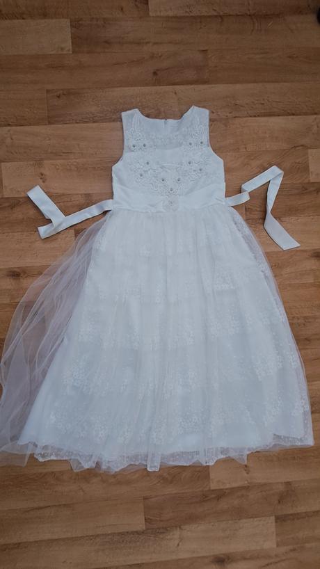 Šaty na 1.sv.prijímanie, 152