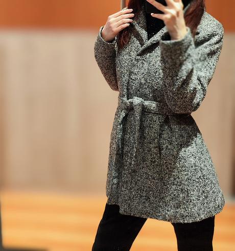 Šedý hrubší kabát, s