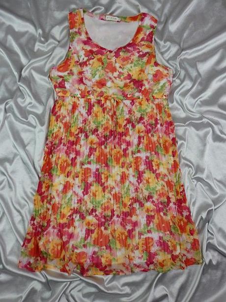 Luxusné letné plisované  šaty, 42