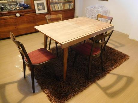 Stol jedálenský rozkladací +4 x stolička,, 