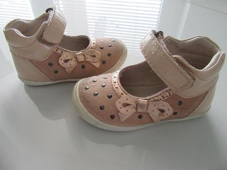 Sandálky, bambulini,19