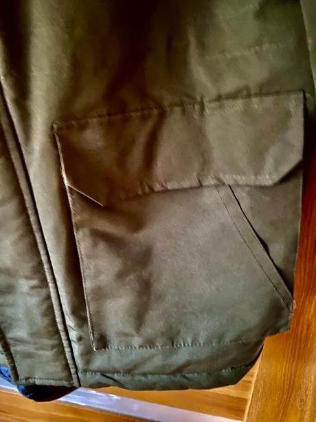 Bunda vzadu predlzena, l