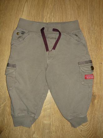 Kvalitné tepláky v -80, marks & spencer,80