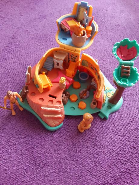 Polly pocket zn. bluebird pocahontas, 